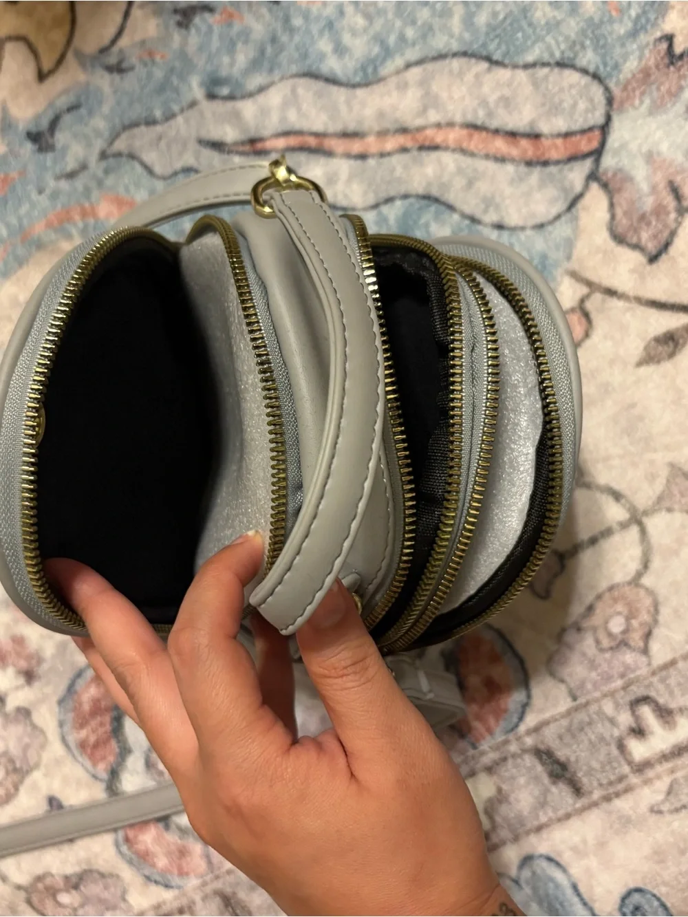Stylish Triple-Zip Crossbody Bag in Light Gray with Gold Hardware